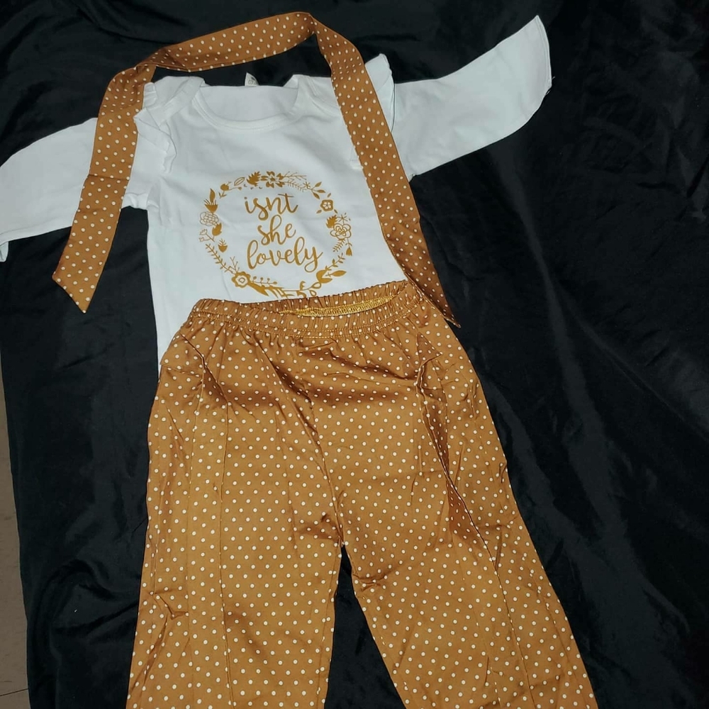 Gold and white girls set